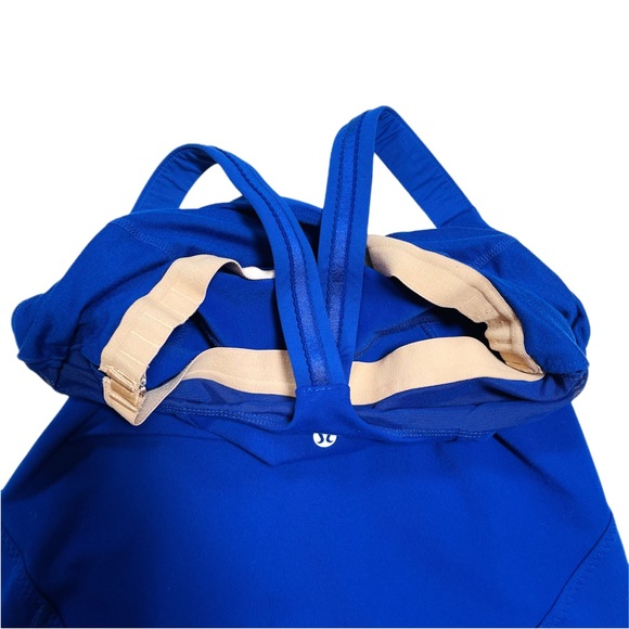 Lululemon Top w/Built in Adjustable Bra and Support - Picture 5 of 9